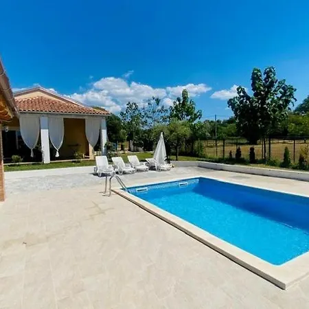 فيلة Natura With Private Pool *