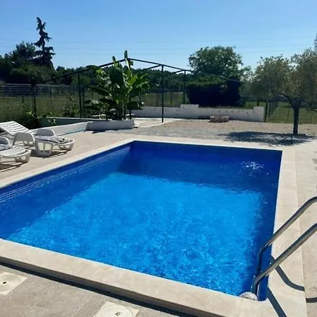 Natura With Private Pool וילה