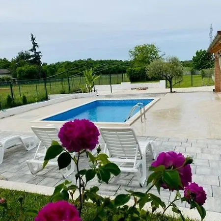 ヴィラ Natura With Private Pool